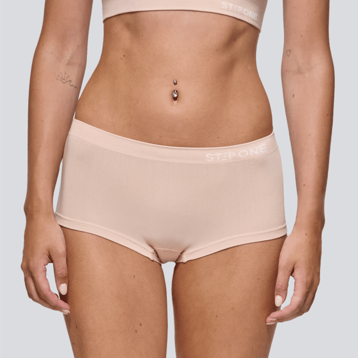 Women's SmoothFit Boyleg - Light Beige - Bamboo Underwear - Model:Emily