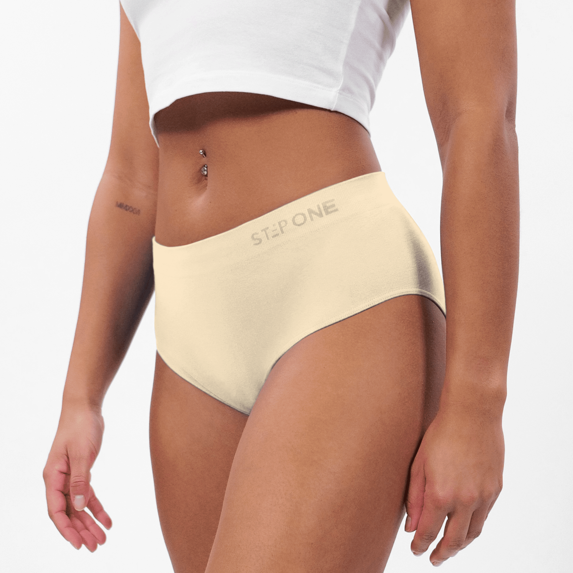 Women's Seamfree Full Brief - Chic Champagne - Model - #size_Large