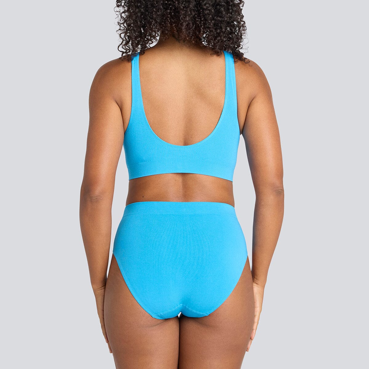 Women's SmoothFit Full Brief - Wave Ride - Bamboo Underwear - Model:Yolanda