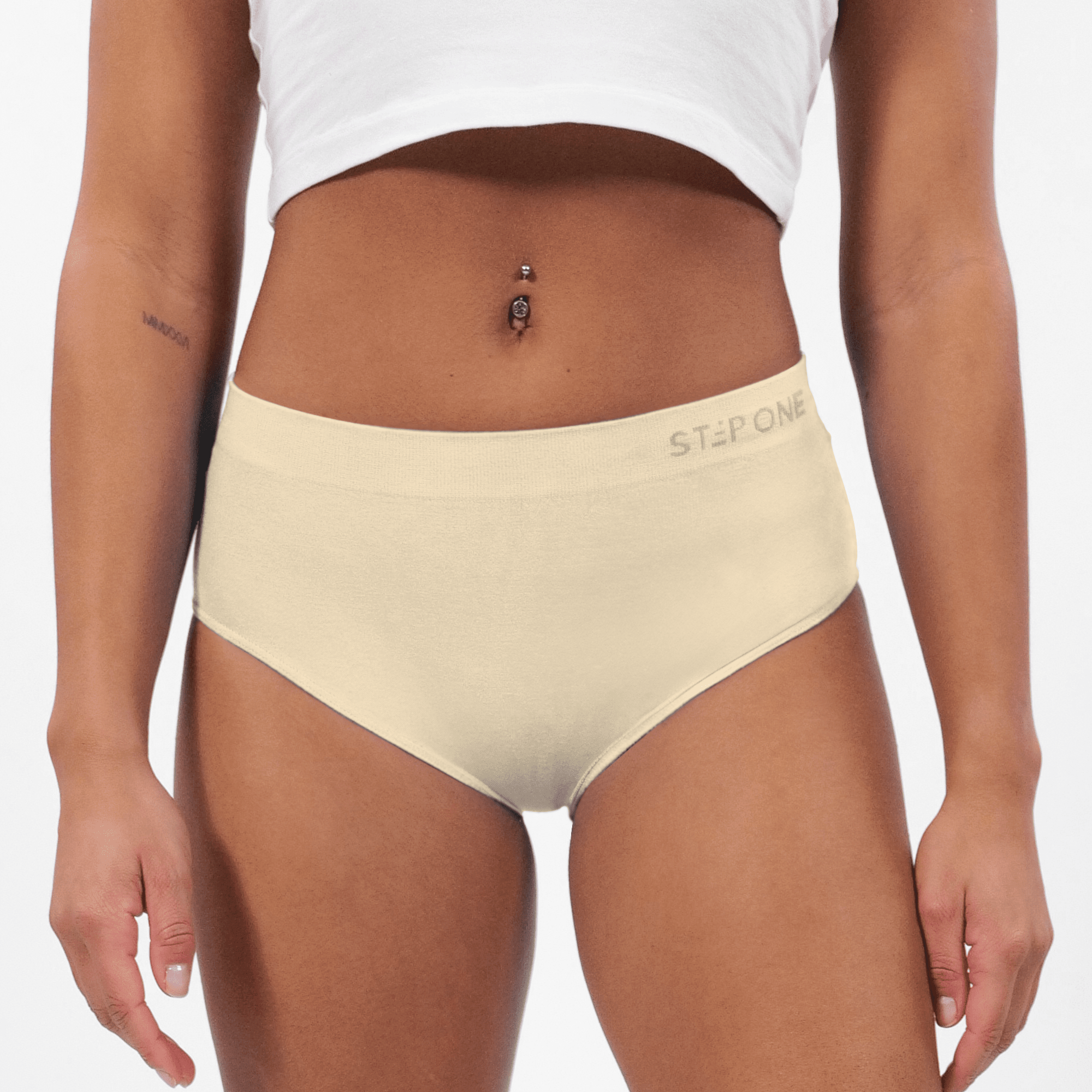 Women's Seamfree Full Brief - Chic Champagne - Model - #size_Large